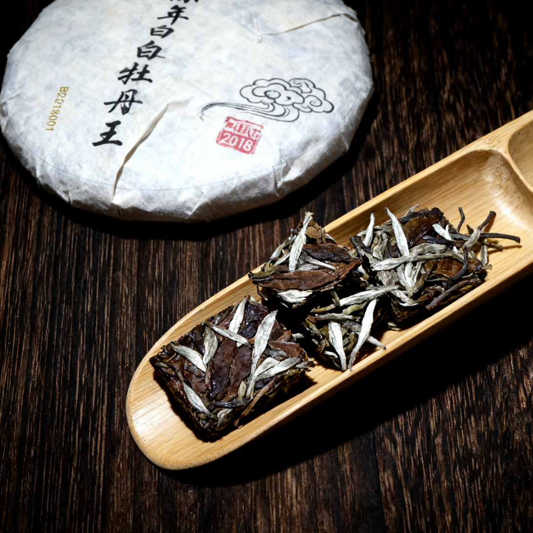 Traditional Fuding aged white tea cake 357g
