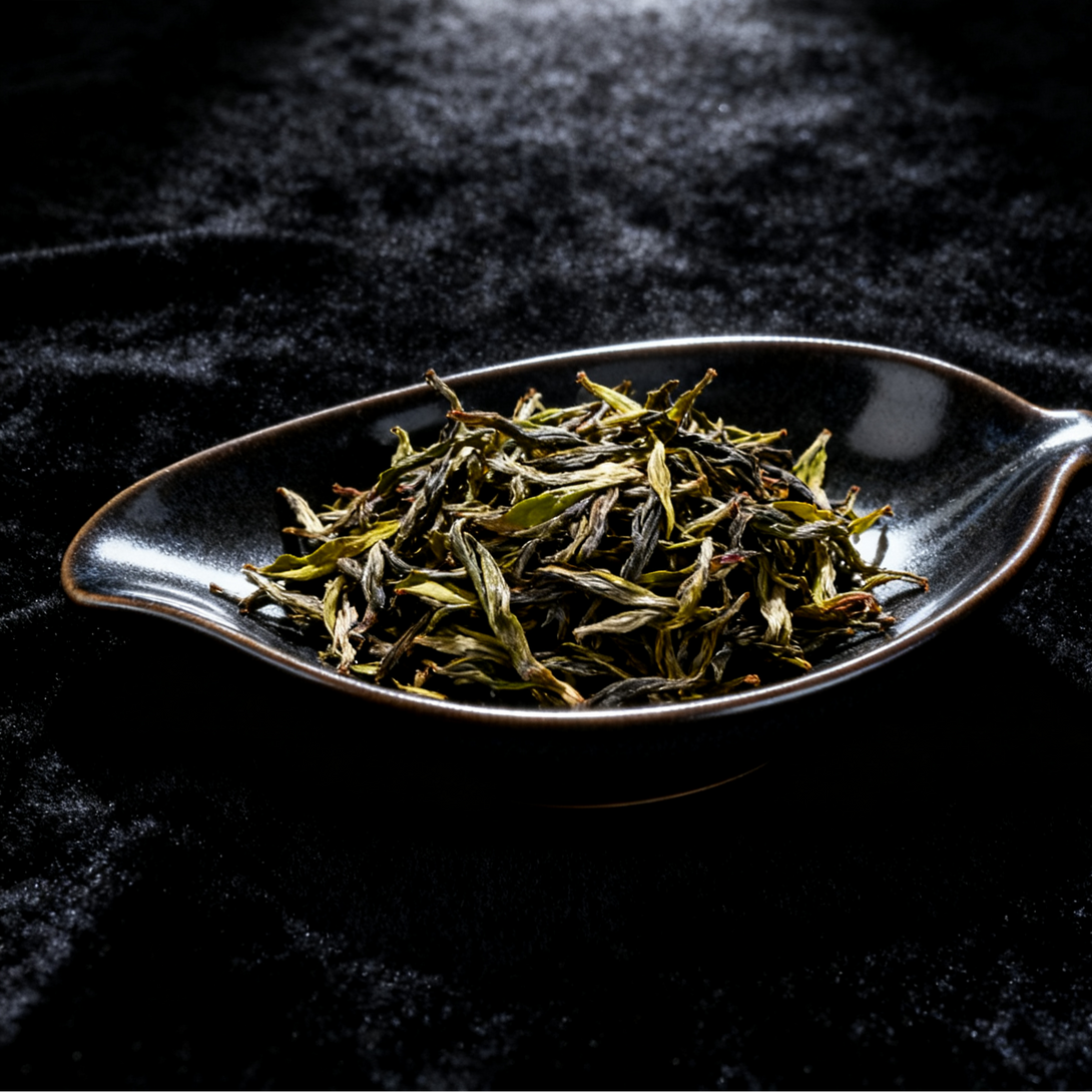 357g Colorful Yunnan raw Pu-erh pressed tea cake close-up