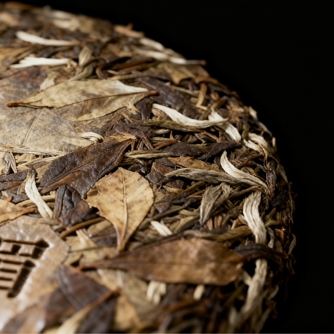 2011 Shou Mei Lao Shoumei aged white tea with smooth flavor 