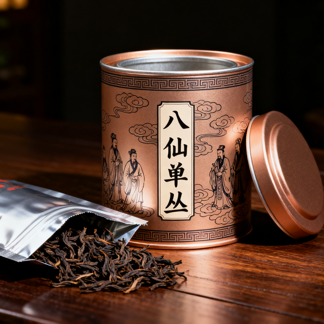 A can of premium tea with the label 八仙单丛, surrounded by loose tea leaves, with the lid slightly open, placed on a wooden table.